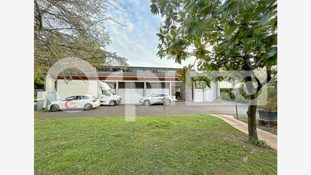 Vente locaux d'activités 765m² empl stratégique 91