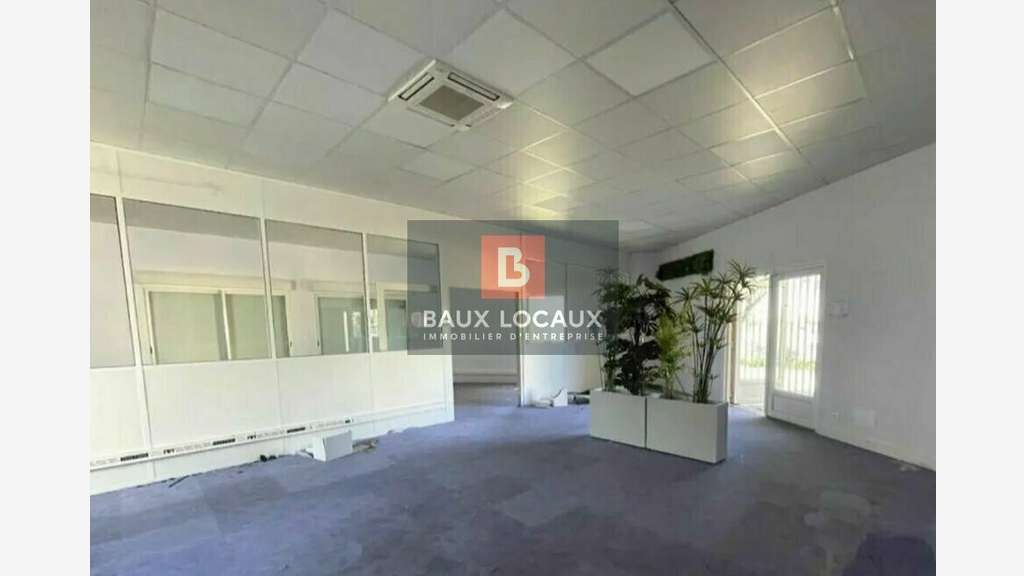 Vente local d'activité-bureaux à Marguerittes