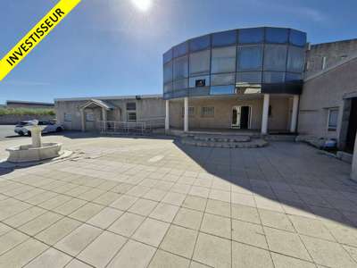 Locaux activités 1107m² à vendre à Marignane