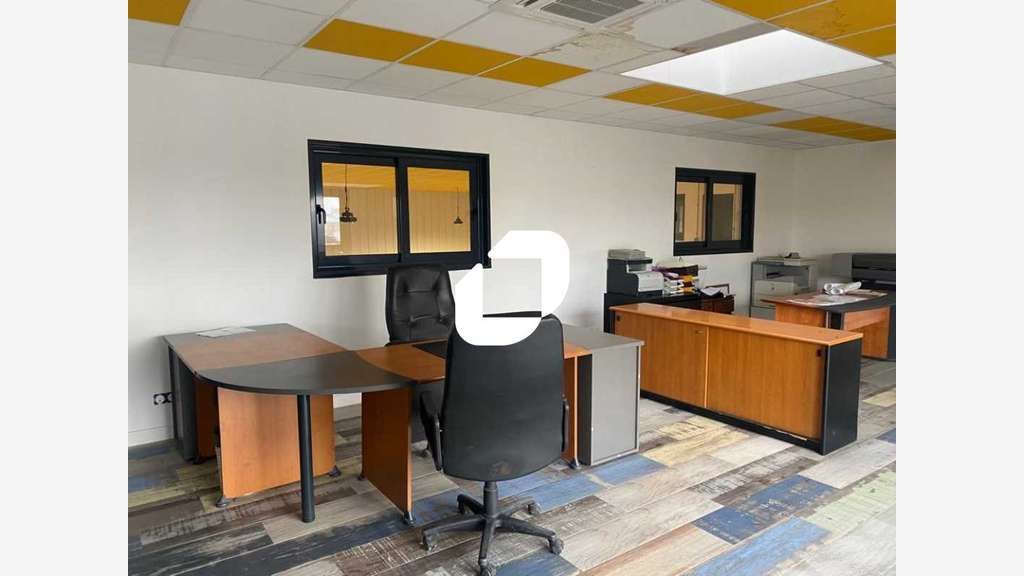 Vente Local d'activité 464m² Marines