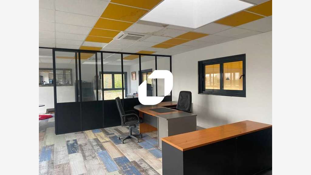 Vente Local d'activité 464m² Marines