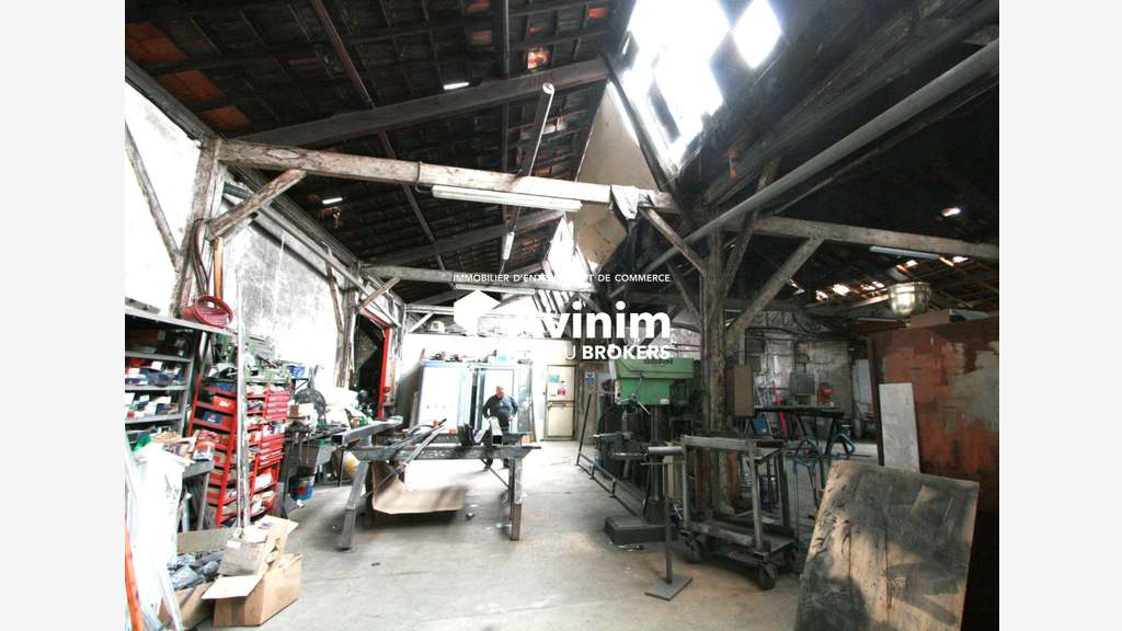A vendre atelier + bureaux 620m² à Marseille 13013
