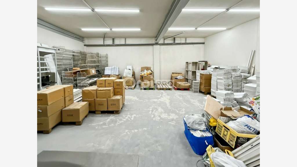 AV local d'activité 350m² Marseille 3 bdv National