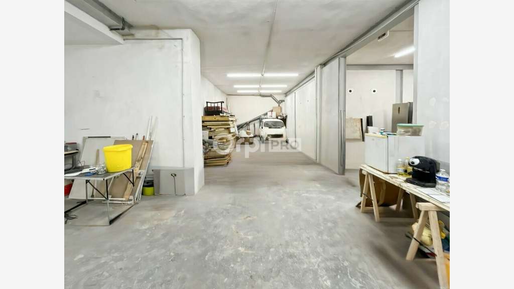 AV local d'activité 350m² Marseille 3 bdv National