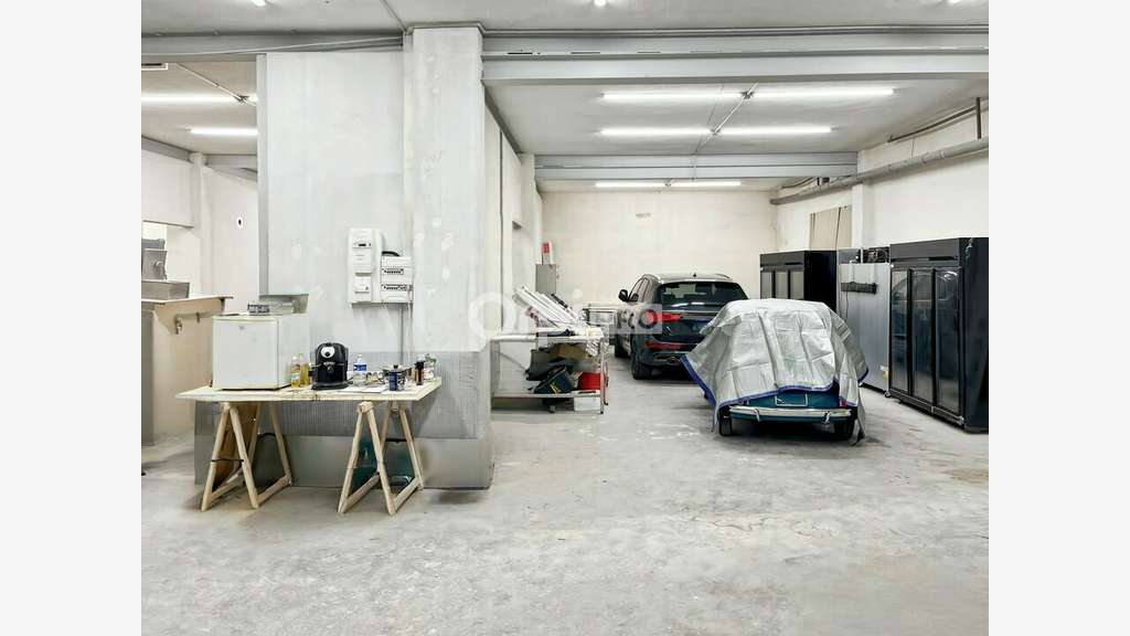 AV local d'activité 350m² Marseille 3 bdv National