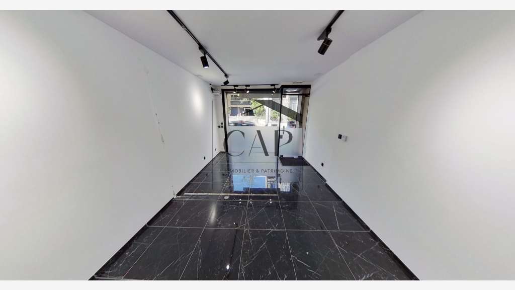 A louer local 66m² à Marseille 13006 empl premium