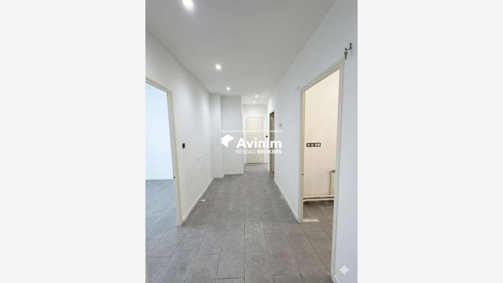 Vente local mixte 92m² + terrasse à Marseille 8e