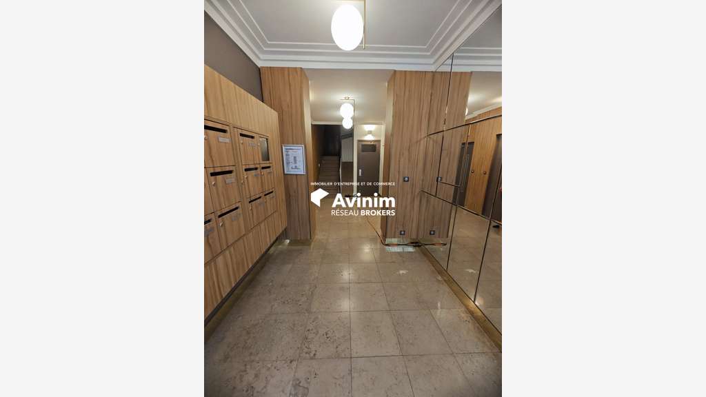 Vente local mixte 92m² + terrasse à Marseille 8e