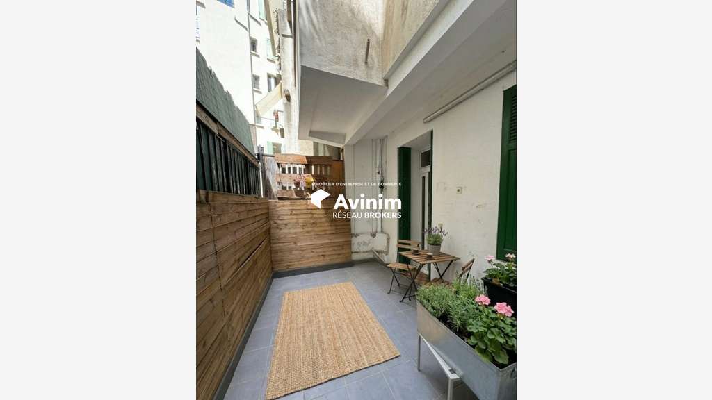 Vente local mixte 92m² + terrasse à Marseille 8e