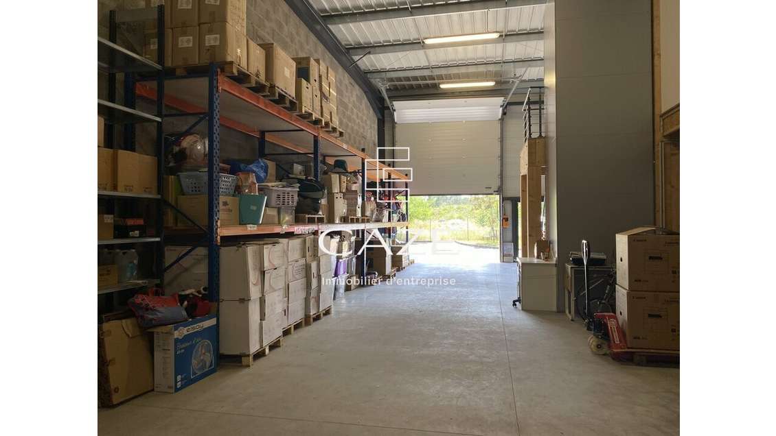 LOCAUX A VENDRE - MARTIGNAS