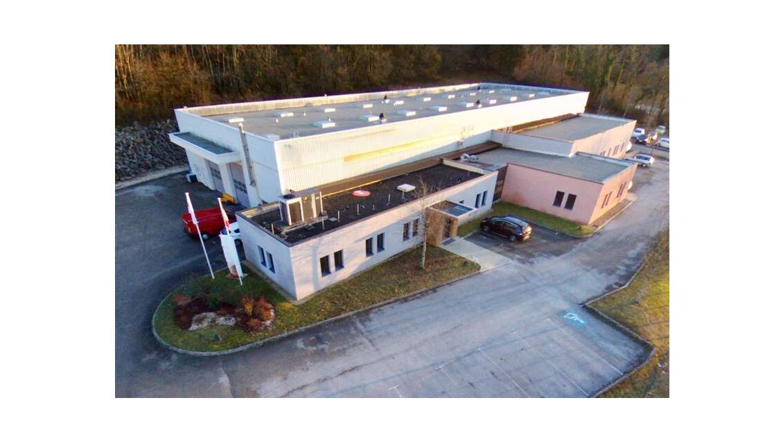 Exclusivité à la vente - 2 bâtiments d'activité -