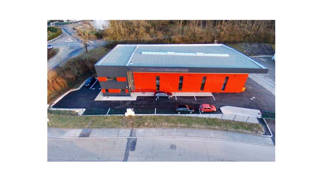 Exclusivité à la vente - 2 bâtiments d'activité -