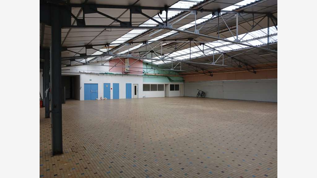 49 Mauges/Loire locaux d'activité 2090 m² à vendre
