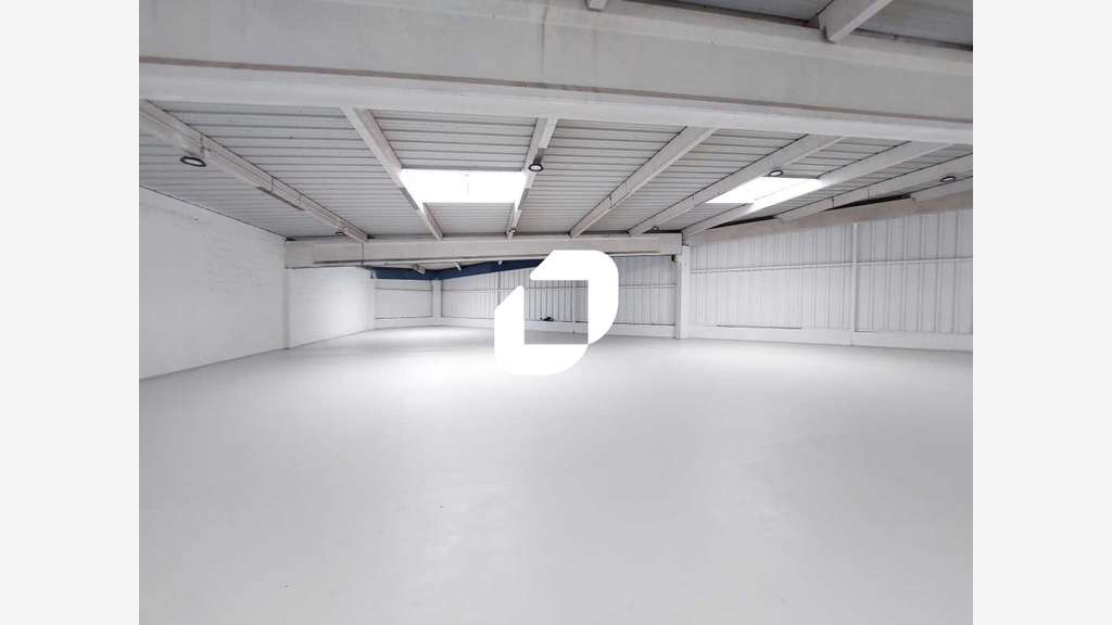Vente Local d'activité 697m² Maurepas