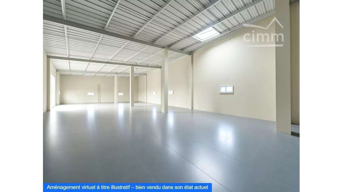 AV hangar professionnel 390m² avec parking à Mazan