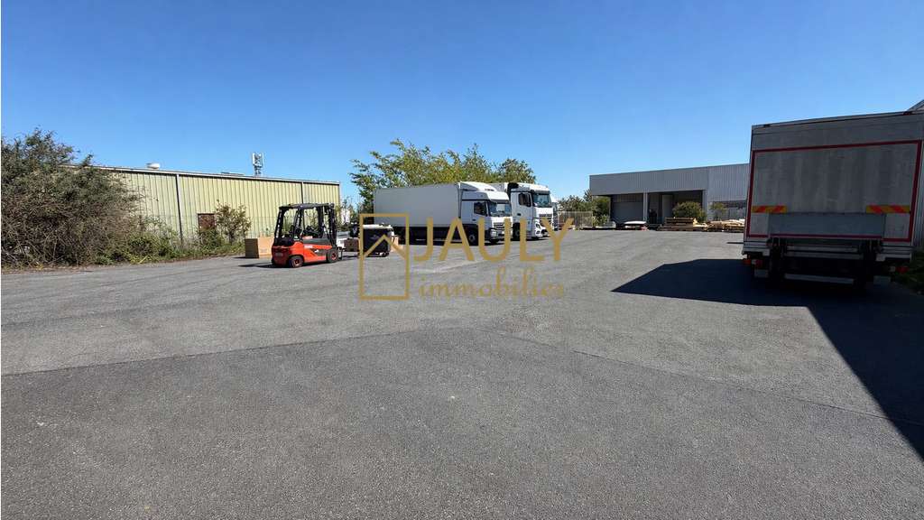 Local industriel loué 1100m² sur 3210m² ZI Meaux