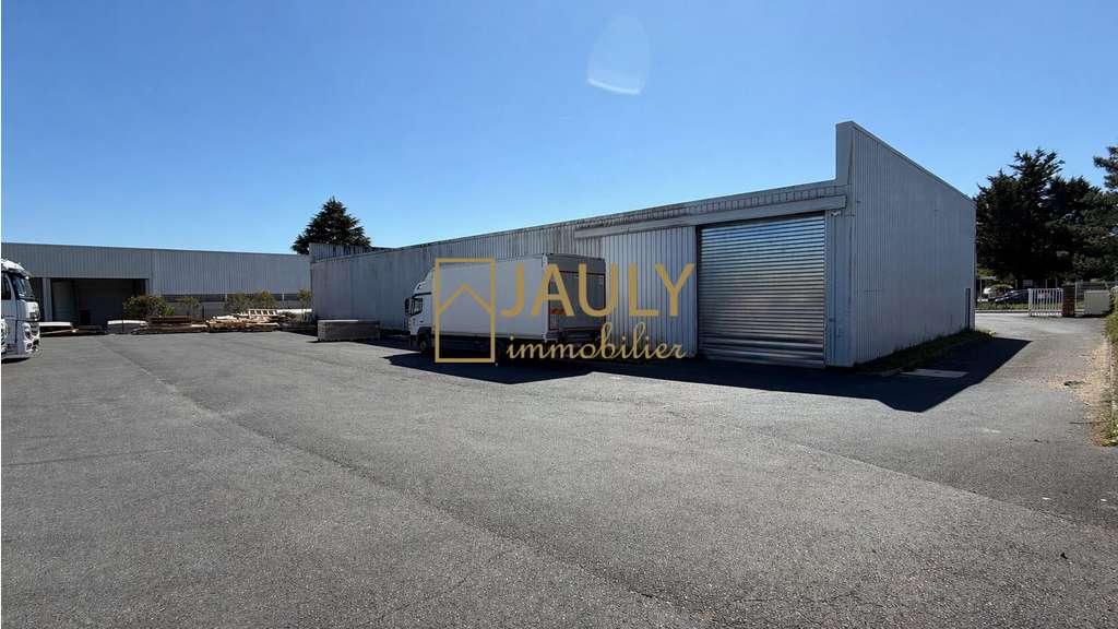 Local industriel loué 1100m² sur 3210m² ZI Meaux
