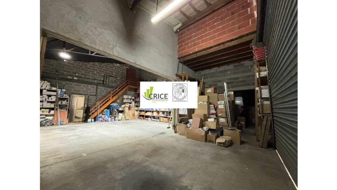 Entrepôt 160m² et maison à vendre à Médis 