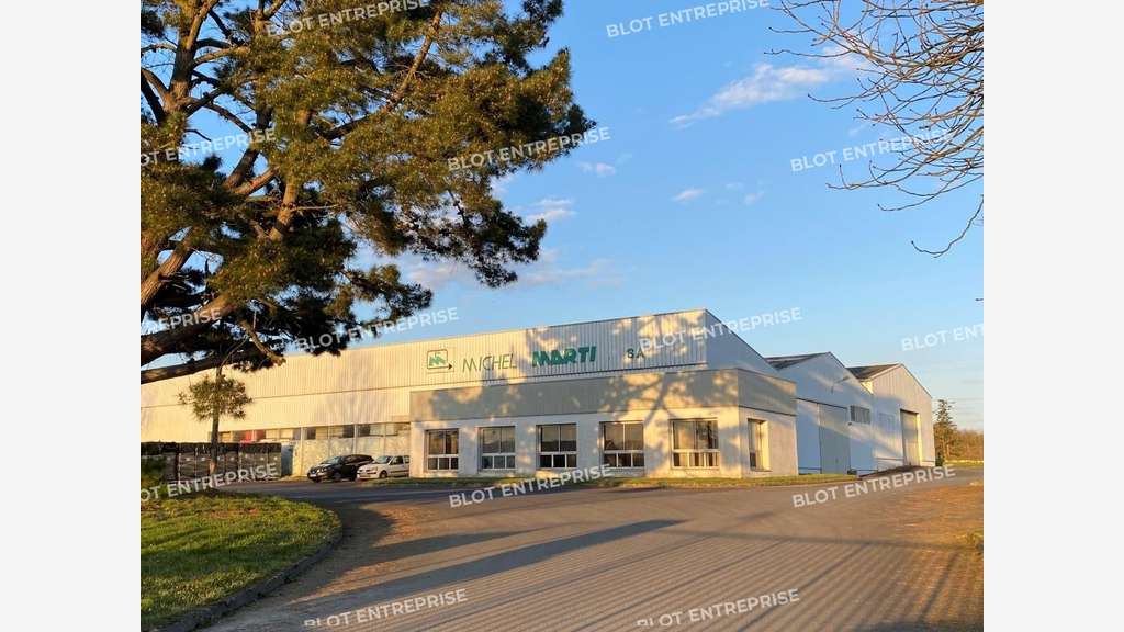 A louer ou vendre local d'activités 3350m² Meillac