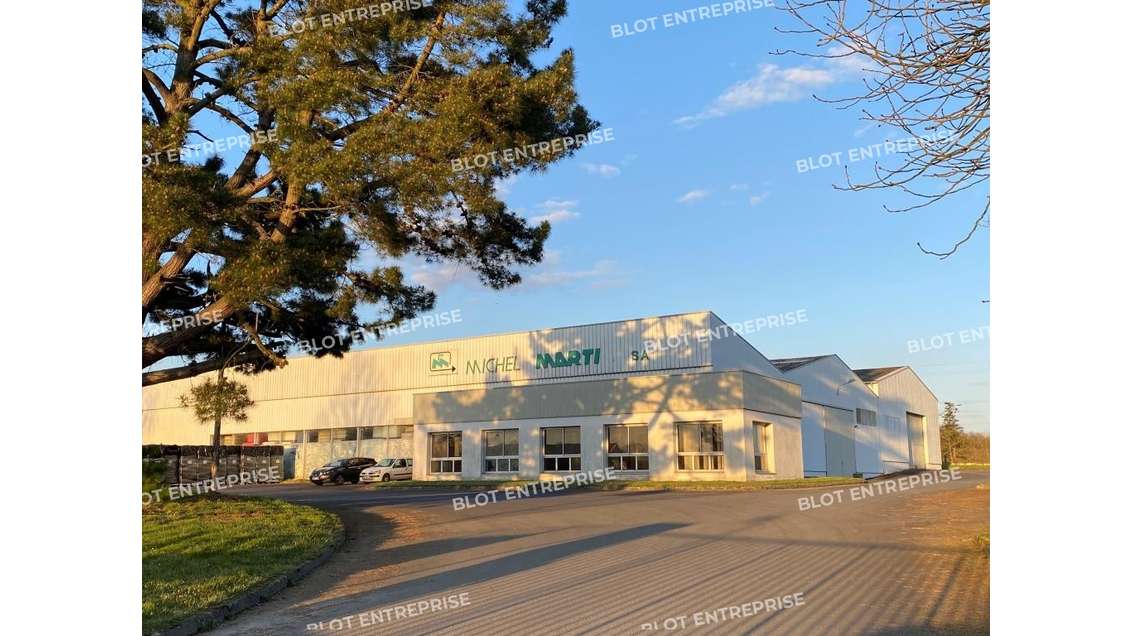 A louer ou vendre local d'activités 3350m² Meillac
