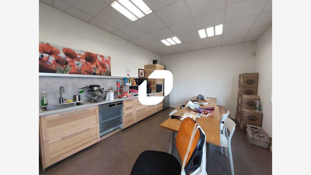 Vente Local d'activité 1014m² Mere