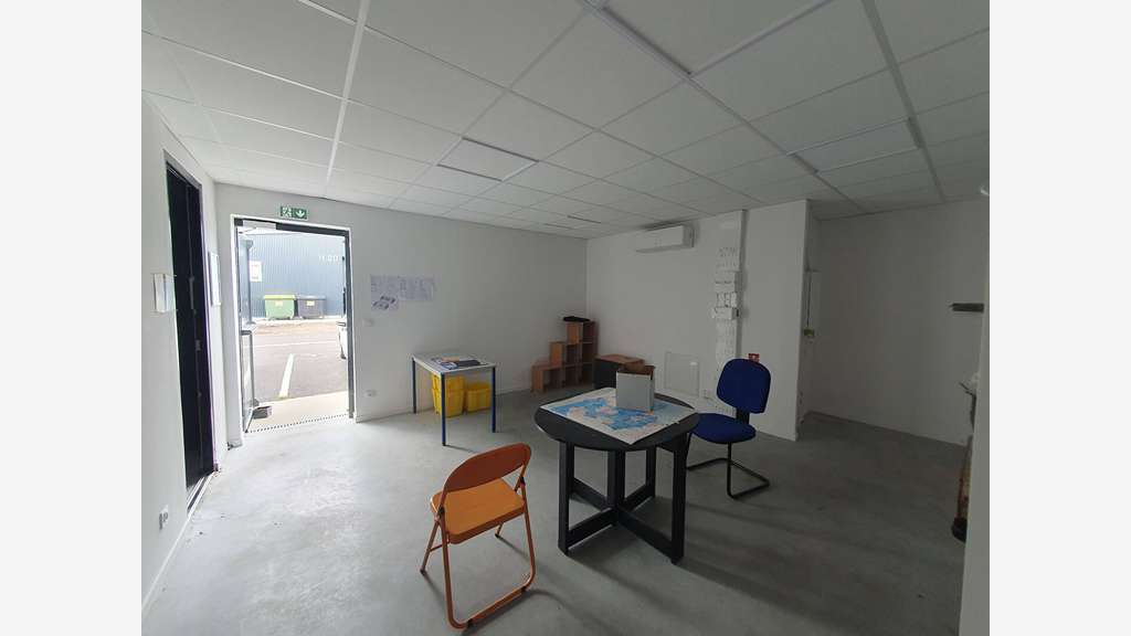 Entrepôt de 370m² à vendre à Mérignac Ecchobloc