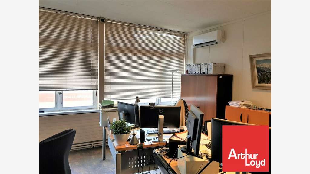 AV entrepôt 3350m² accès routier Migné-Auxances 