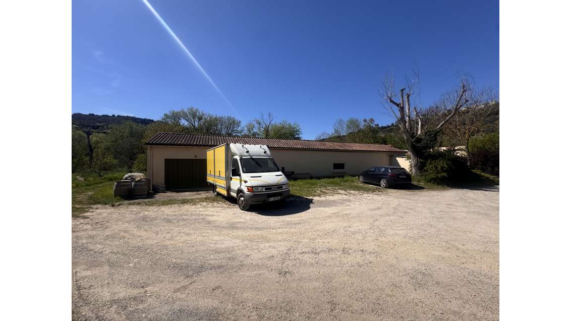 ENSEMBLE IMMOBILIER SUR TERRAIN DE 5285 M2