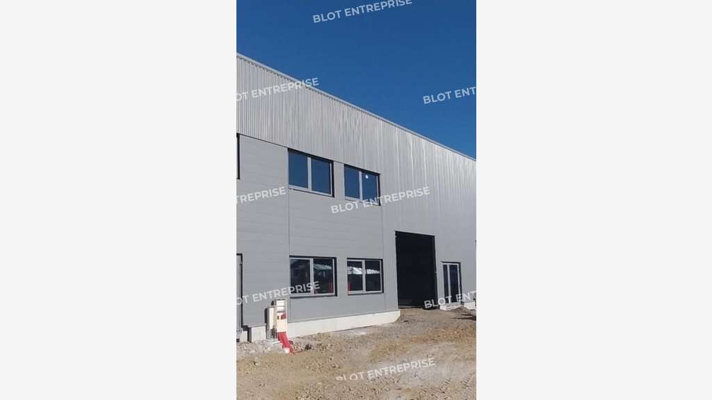 A vendre local d'activités 130m² à Miniac-Morvan