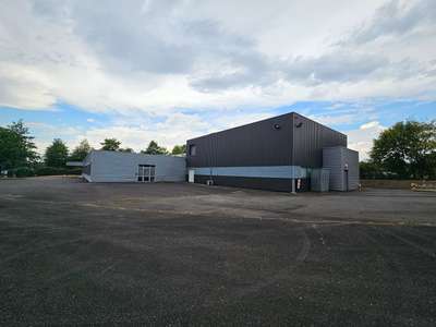 A VENDRE - LOCAL D'ACTIVITÉS - 1 200 m² SUR UN T