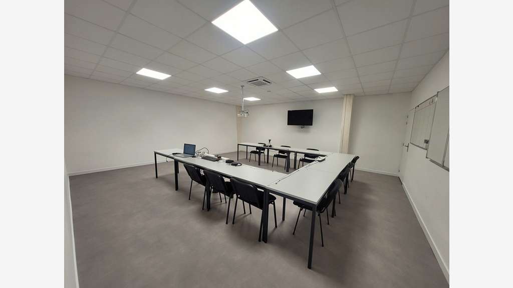A VENDRE - 448m² - Local d'activité Montaigu V