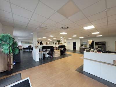 A VENDRE - 448m² - Local d'activité Montaigu V