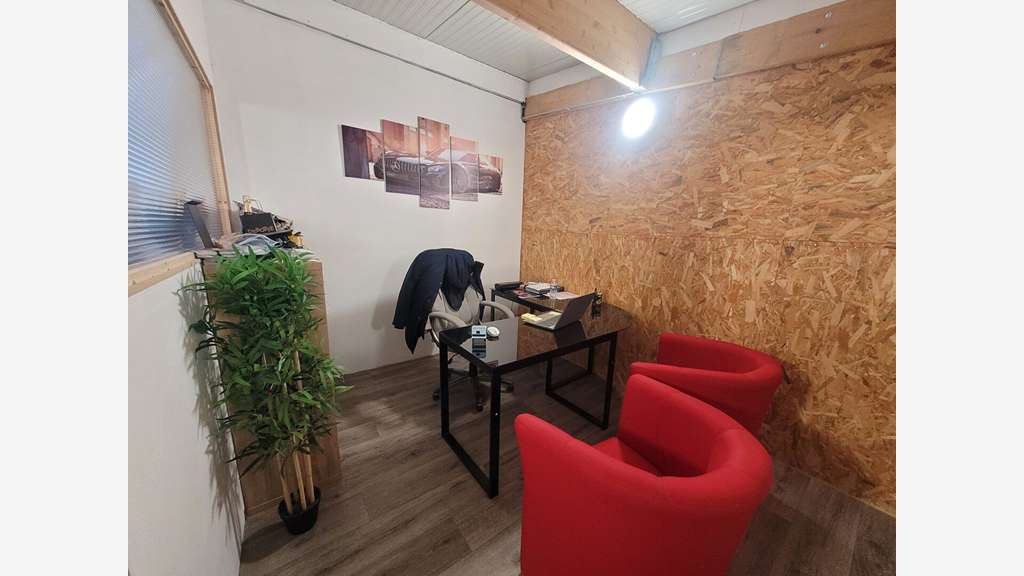A VENDRE - Bâtiment d'activité 526 m2 M