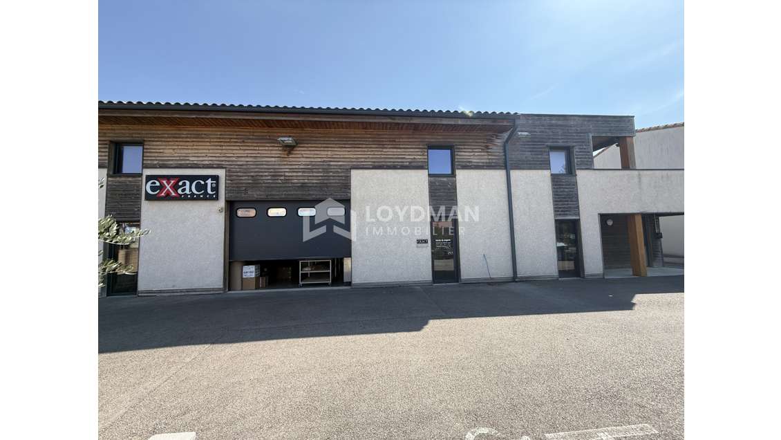 Locaux professionnels de 580m² à Montarnaud, proch