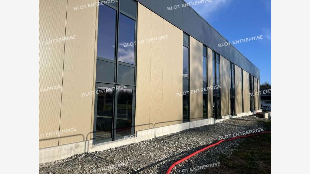 AV cellule d'activités 610m² Montauban-de-Bretagne