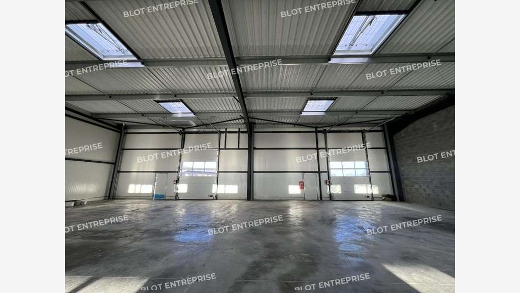 AV cellule d'activités 610m² Montauban-de-Bretagne