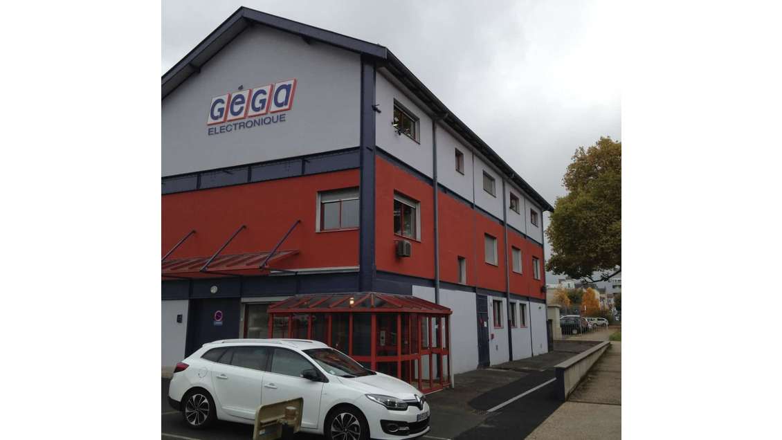 AV bâtiment industriel 650m² à Montceau les Mines