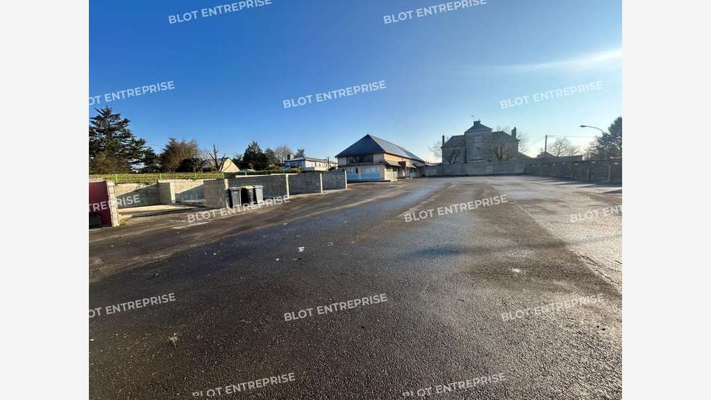 Loue local activités independant 470m² Montgermont