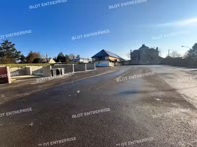 Loue local activités independant 470m² Montgermont