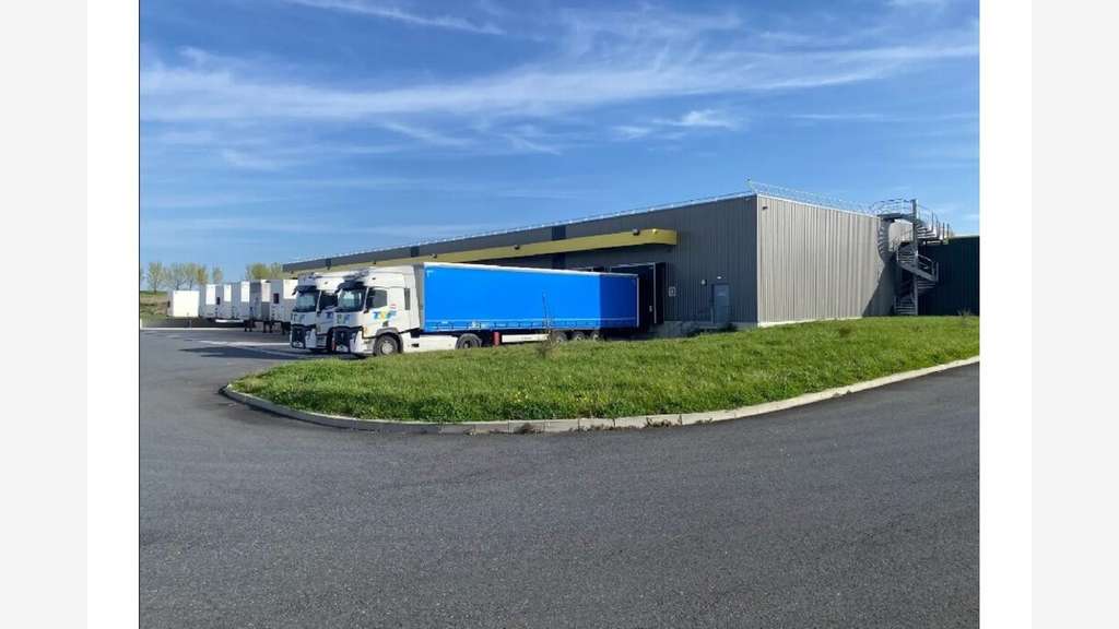 AV entrepôt logistique de 2 000m² à Montierchaume