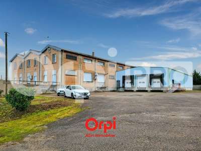 Local professionnel de 4250m² à vendre à Montluçon