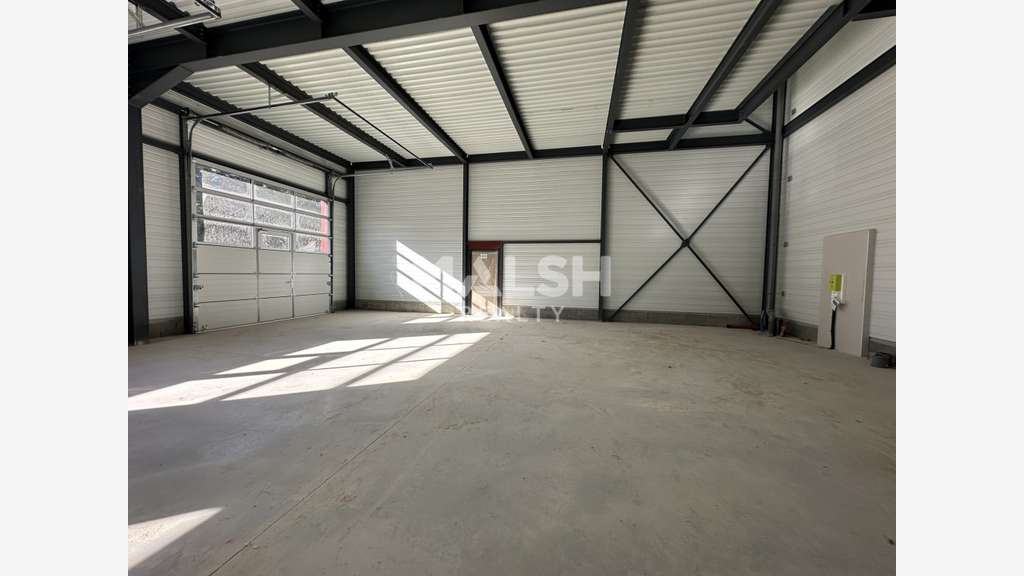 Locaux d'activités à vendre à Montmerle-sur-Saône