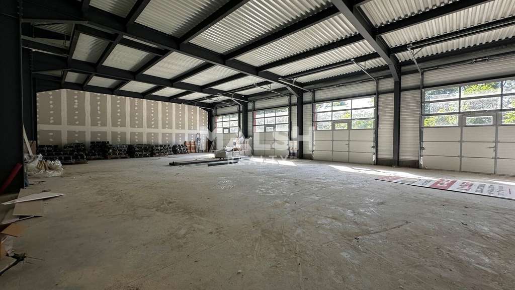 Locaux d'activités à vendre à Montmerle-sur-Saône