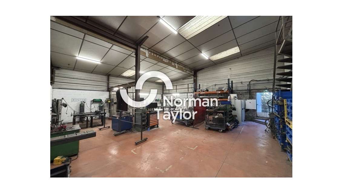 AV local d'activités 790m² à Montpellier MedVallée