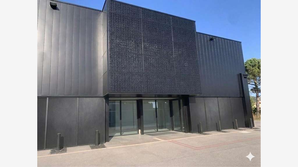 Vente local commercial 1300m² Montpellier ZAC A9