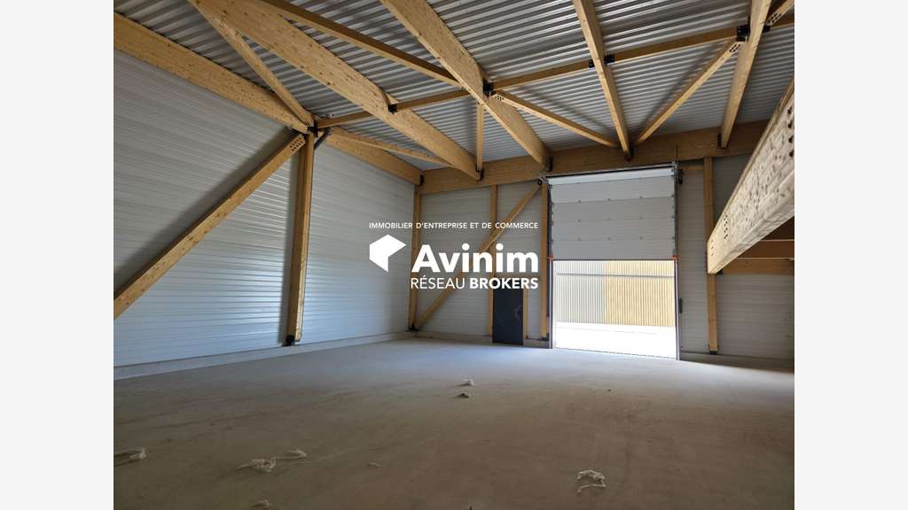 Local d'activité de 311.50 m² - 6 min Sud Ouest M