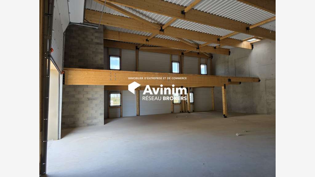 Local d'activité de 311.50 m² - 6 min Sud Ouest M