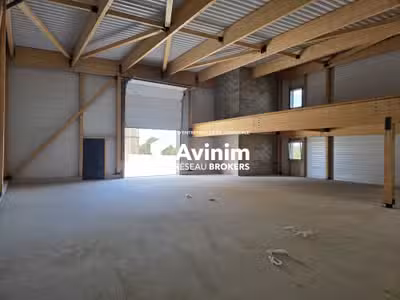 Local d'activité de 311.50 m² - 6 min Sud Ouest M