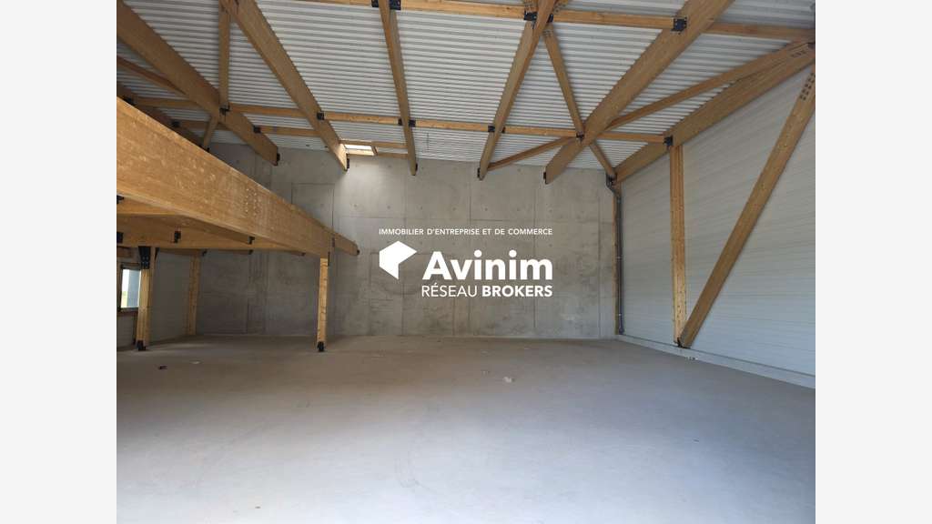 Local d'activité de 311.50 m² - 6 min Sud Ouest M