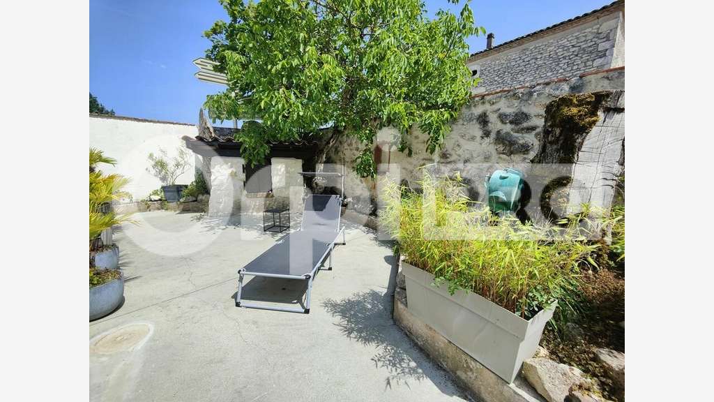 Ancien restaurant à vendre à Montpezat-de-Quercy